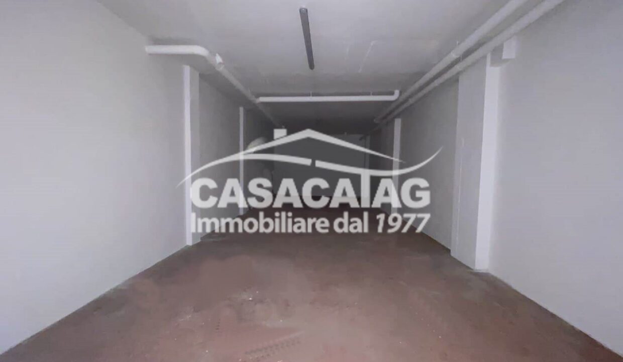 vendita magazzino axa 03