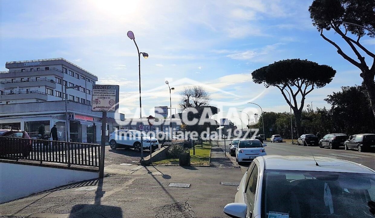 locazione magazzino axa 11