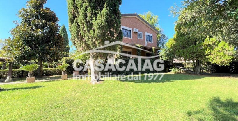villa bifamiliare con dependance Casal Palocco - CasaCatag Immobiliare